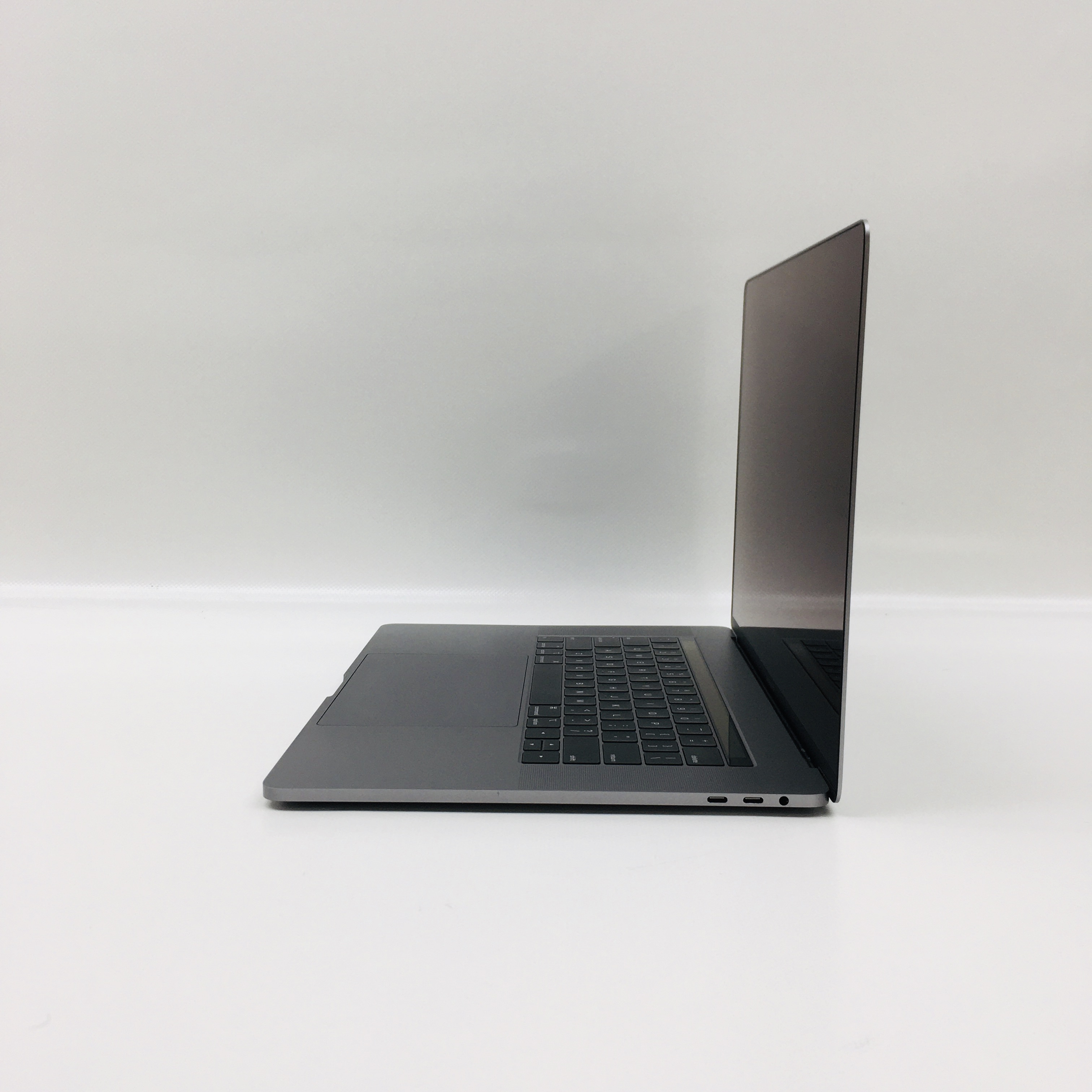 MacBook Pro 15" Touch Bar Mid 2018 (Intel 6-Core i7 2.6 GHz 16 GB RAM 512 GB SSD), Space Gray, Intel 6-Core i7 2.6 GHz, 16 GB RAM, 512 GB SSD, image 3